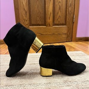 Arizona Jeans Black booties with gold heel, size 7.5